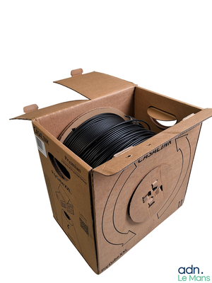 une boîte en carton contenant une bobine de fils noirs