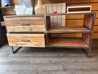 Meuble bas en bois et métal à deux tiroirs et deux étagères