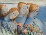 tableau représentant trois femmes avec des fleurs devant un plan d'eau