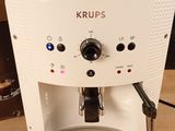 a coffee machine that is sitting on a table