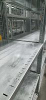 Un lot de 3 colonnes de rayonnage en acier galvanisé en très… (photo 3)