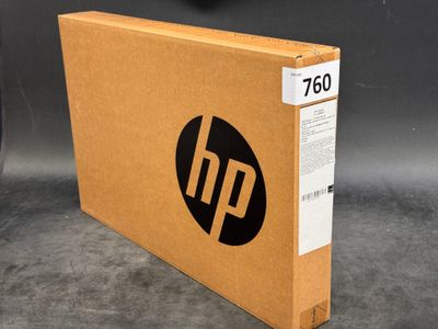 Le logo HP figure sur le côté d'une boîte marron