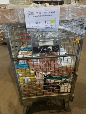 un caddie rempli de produits alimentaires