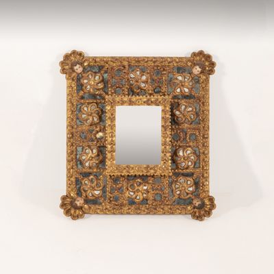 Miroir en bois ou papier mâché, richement sculpté, ajouré, p…