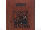Le livre est de couleur marron, avec des lettres noires sur la couverture.