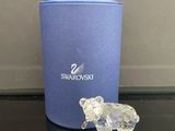 figurine d'éléphant en cristal Swarovski dans un coffret cadeau bleu