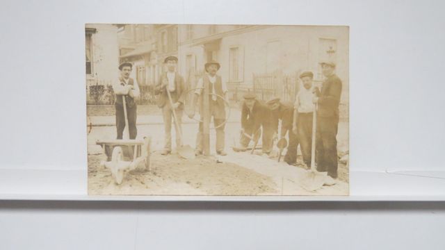 Paveurs creusois : Carte-photo magnifique (en bon plan : la « dem...