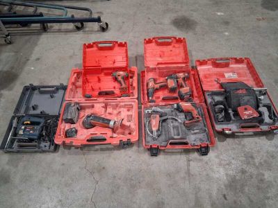 *Lot comprenant : une scie sauteuse BOSCH 32-38-4, une disqu…