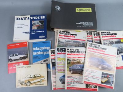 beaucoup de livres sur la table