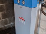 l'image d'une machine installée dans une pièce