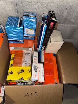 Lot à retirer à Lyon (69008) le lundi, mardi et jeudi de 08h…