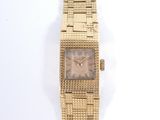 une image représentant une montre-bracelet pour femme sur fond blanc