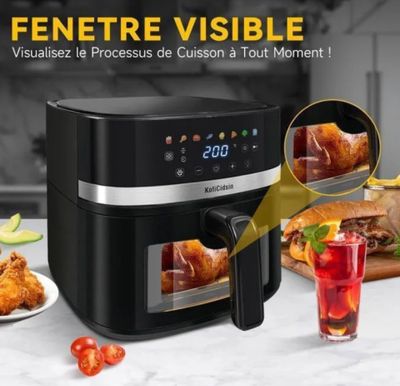 une friteuse noire et argentée posée sur un comptoir