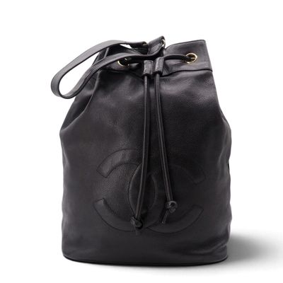 sac seau Chanel en cuir noir