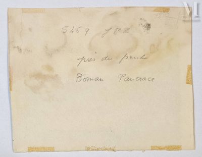 une feuille de papier écrite sur une table