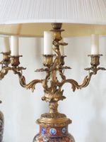 JAPON. Grande paire de lampes en porcelaine à décor Imari de… (photo 6)
