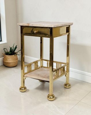 table d'appoint en laiton avec plateau en marbre et pieds en laiton