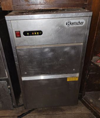 une photo d'un appareil électroménager posé dans une pièce