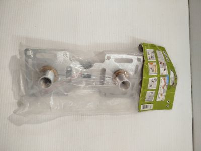 un sac en plastique contenant deux valves d'eau