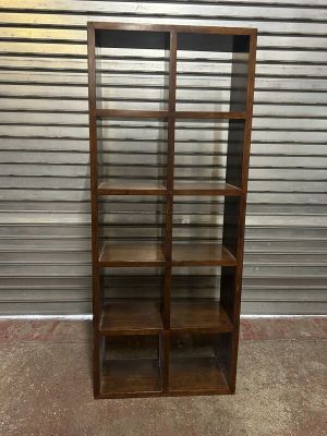 Grande étagère en bois massif à 10 cases sur deux rangées - Photo 1