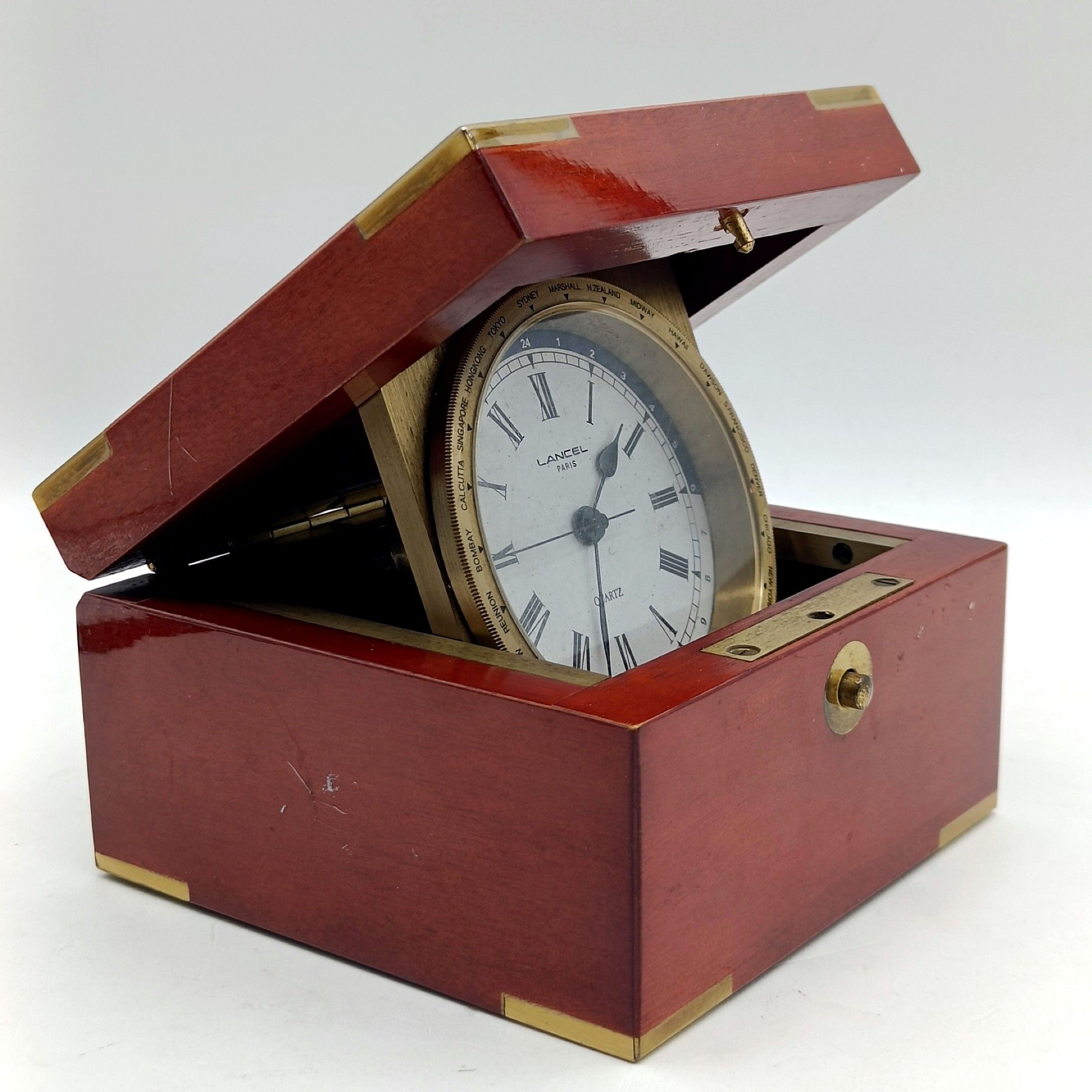 Objets d'art & Curiosités