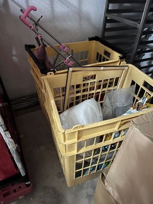 5 mannes à baguettes en plastique jaune