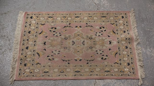 Tapis d’Orient fait main, usures, 128 x 80