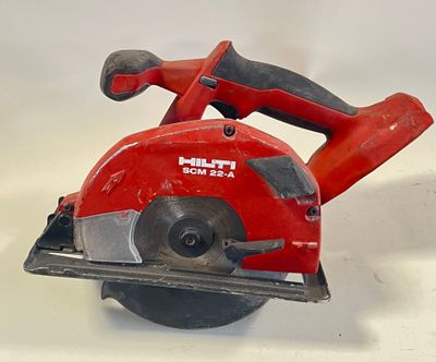 1 scie circulaire HILTI modèle SCM 22-A sans accu.