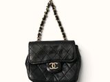chanel black quilted leather flap bag with chain strap