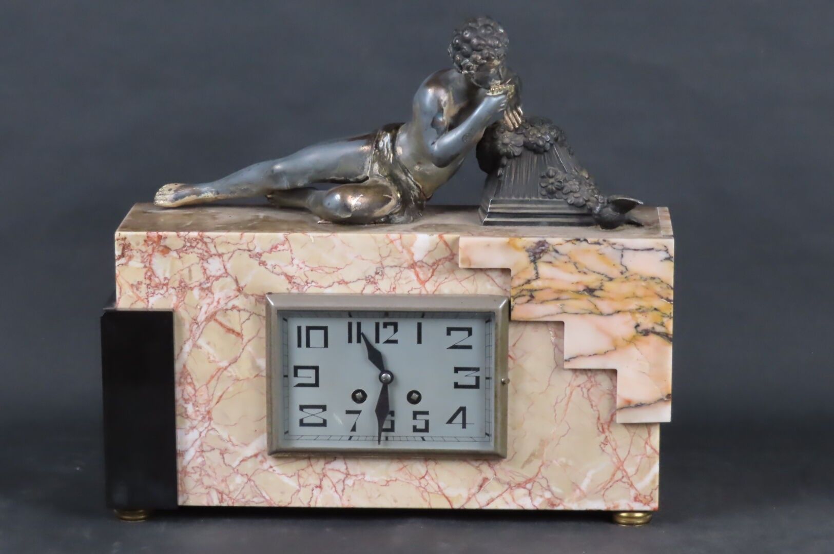 Objets d'art & Curiosités
