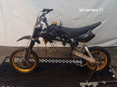 pieces scooter, face avant, caches laterraux, tablier…