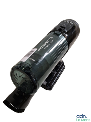 une image représentant une lampe de poche posée sur un support