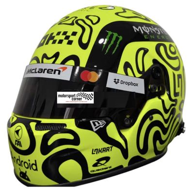 Le casque de Michael Biesch est orné du logo Monster Energy.
