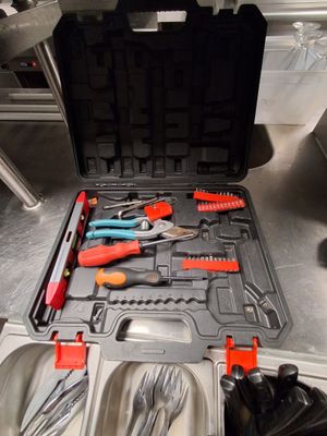 Petite valisette d'outillage Après LJ SARL SOLEREST Restaura…