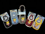 cinq paires de chaussettes ornées de personnages de dessins animés sur fond noir
