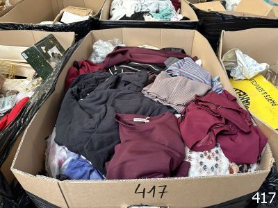 Box de vêtements - Photo 1