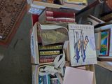 plusieurs livres empilés les uns sur les autres