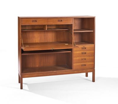 MANN EGERTON, Royaume-Uni SECRETAIRE en bois de placage ouvr…