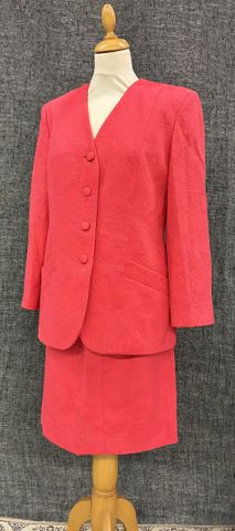 GIVENCHY Boutique Paris– Tailleur/jupe en coton cloqué. Taille : ...