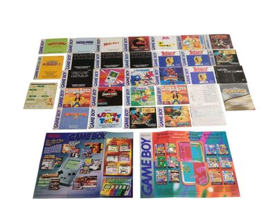 Nintendo - Game Boy - Lot de 32 notices dont Astérix, Tintin, Pokémon,
