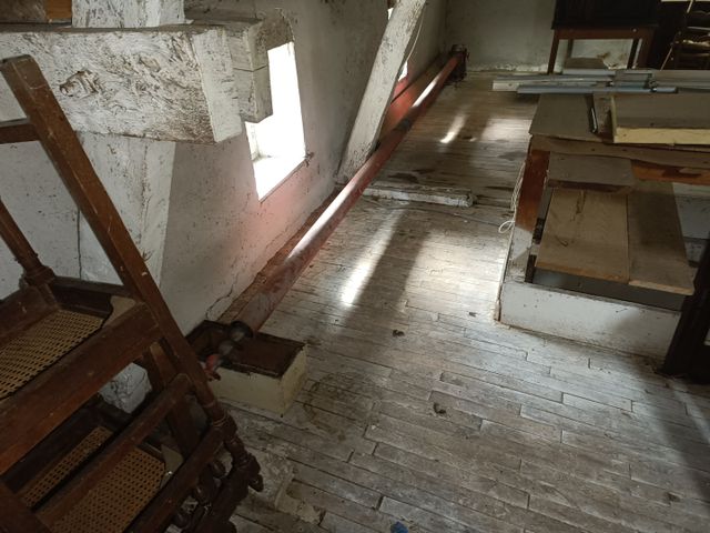 Vis à grain. Conditions : enlèvement sous quinzaine sur rendez-vo...