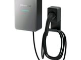 une image représentant un chargeur électrique branché sur une prise murale