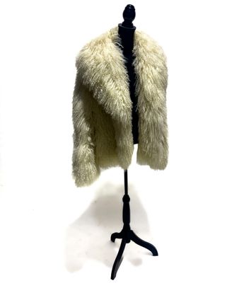 BARBARA BUI Veste 3/4 en agneau de Mongolie blanc, taille 38…