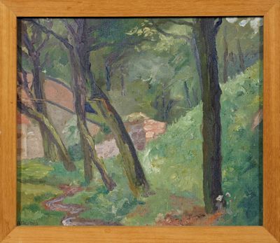 une peinture à l'huile représentant un sentier traversant une forêt, avec une maison en arrière-plan