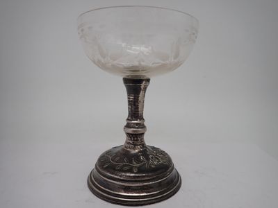 Coupe en verre gravé, pied en argent, H. : 11,5cm - Photo 1