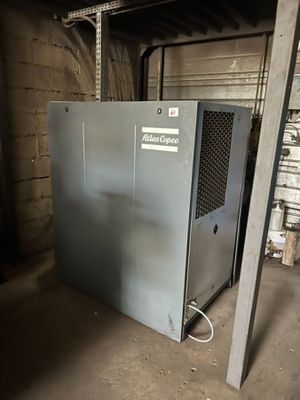 an air conditioner that is sitting in a room