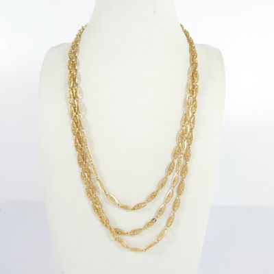 a close up of a necklace on a mannequin mannequin mannequin mannequin mannequin mannequin mannequin mannequin
