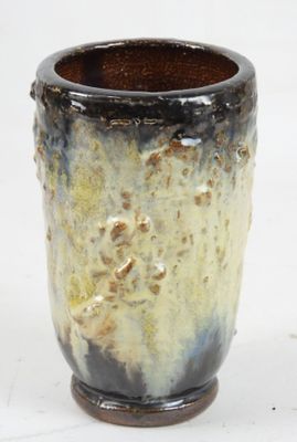 GUERIN (XXème), Vase cylindrique en grès gris vert.