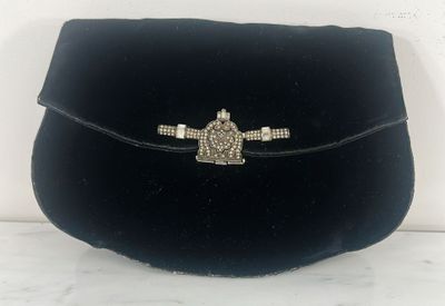 WORTH - Pochette de soirée en velours noir à fermoir bijou o…