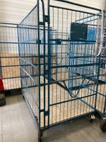 13 conteneurs roulants grillagés métallique avec base en boi…